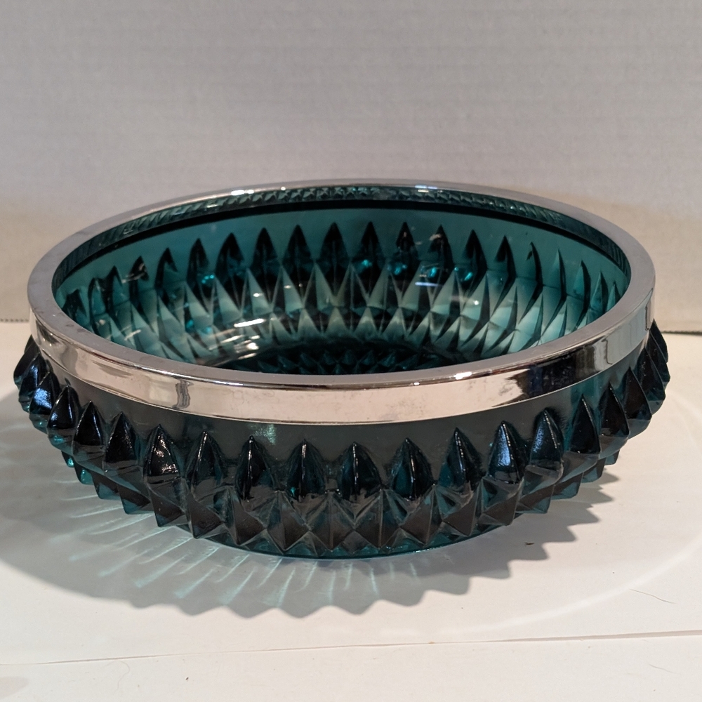 Vintage Indiana Glass Blue Carnival Glass Sunburst Pattern Bowl With Steel Rim